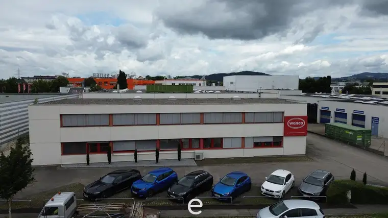Lagerfläche mit Büros zu mieten in Leonding