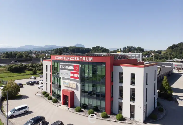 Hochwertige Büroflächen im 1.OG in Frequenzlage direkt an der Autobahnabfahrt Vorchdorf!