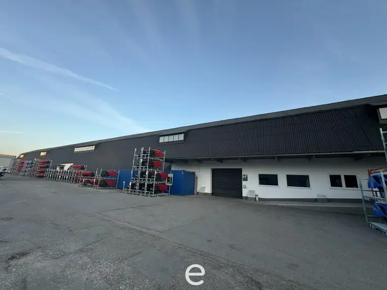 Lagerhalle 5 in Enns zu vermieten!