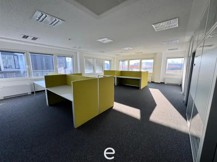 Modernes Büro am Winterhafen, Linz Zentrum, ab sofort mietbar!