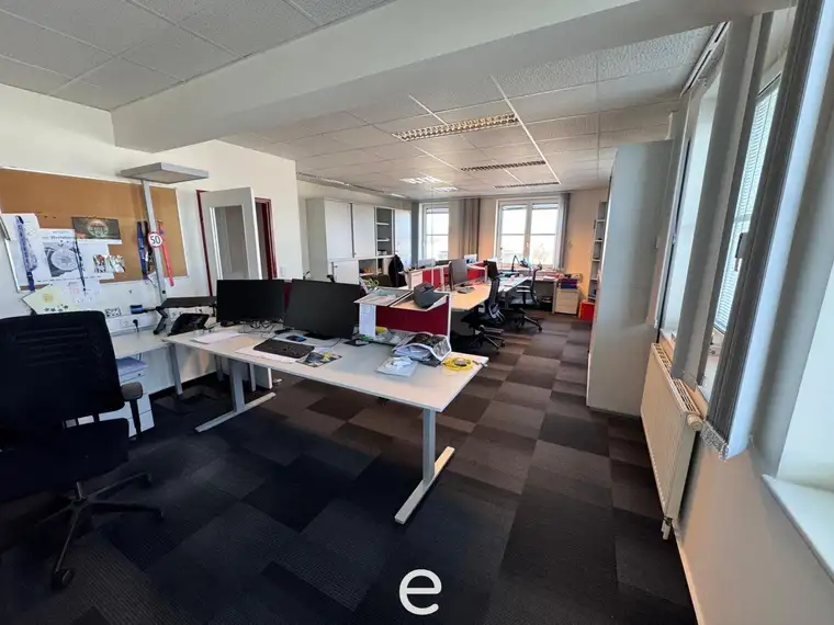 Hervorragend gelegene Bürofläche in Unteradlberg zu mieten!