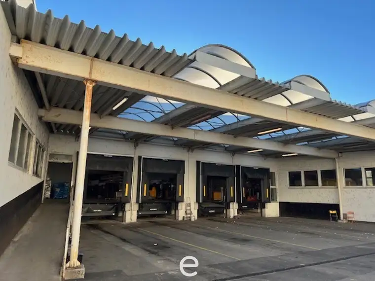 Lager- und Produktionshalle an der Oberlaaer Str. 1230 Wien