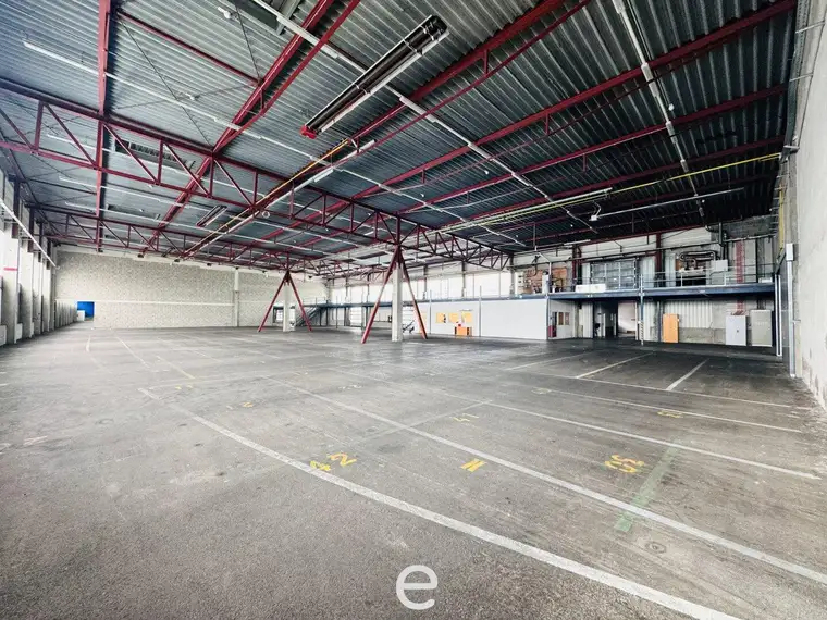 Ideale Logistikimobilie in Traun/Linz ab sofort zu mieten!