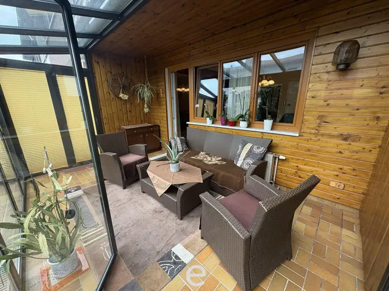 Heimeliges Reihenhaus mit Eigen- und Wintergarten in Stadl-Paura!