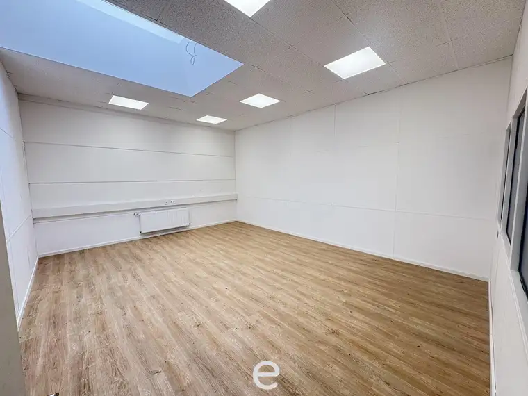 Modernes Büro mit rd. 28 m² in Hörsching zu mieten!