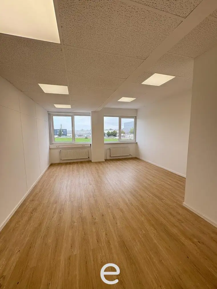 Büro in zentraler Lage Hörsching – rd. 32 m², sofort nutzbar