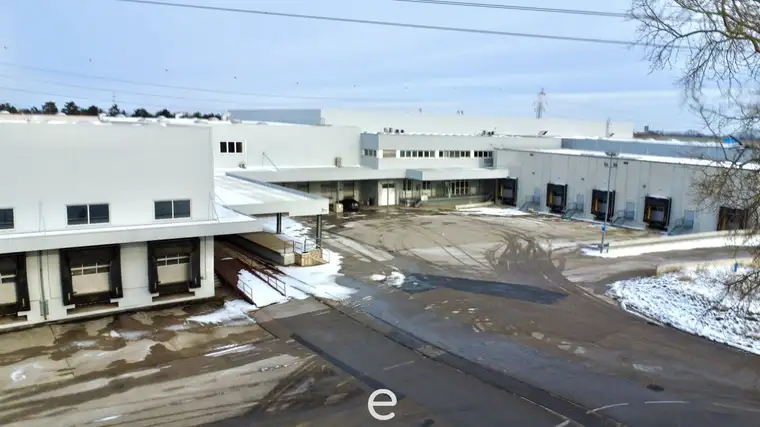 Lagerfläche mit Hochregal in Top-Verkehrslage in Wiener Neudorf