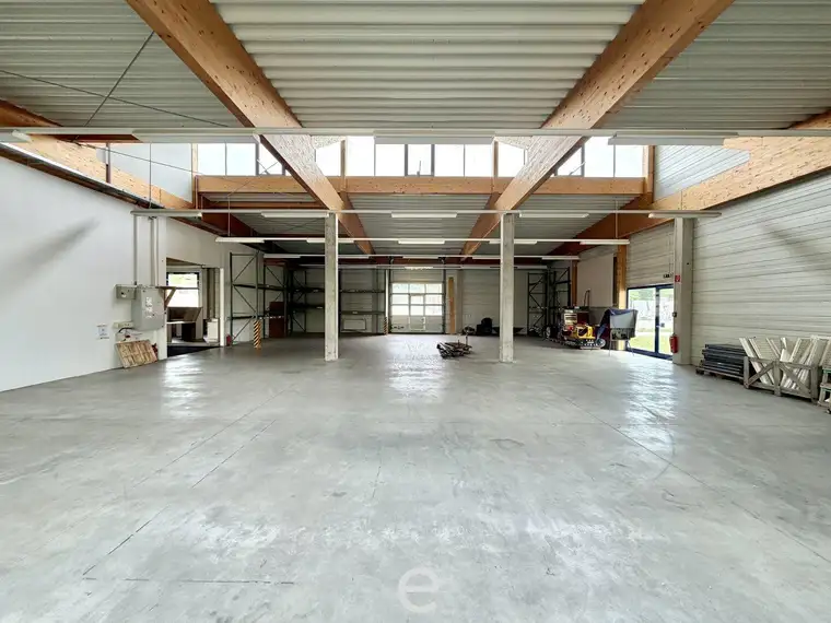 Repräsentative Ausstellungs- und Gewerbehalle in Böheimkirchen – in verkehrsgünstiger Lage nahe der A1