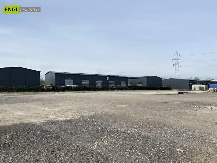 bis zu 3000m² Stellplätze für LKW oder Bus mit geräumiger Umkehrmöglichkeit zur Vermietung "Super Lage" Nähe zur Autobahnauffahrt S1