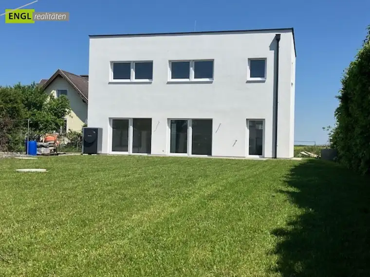 Moderner Erstbezug in idyllischer Umgebung, nahe den Weingärten