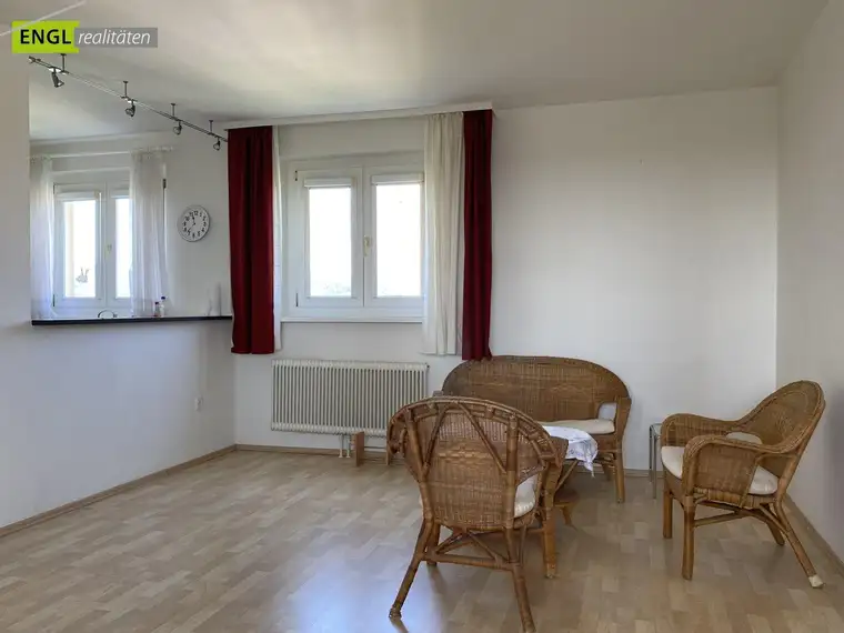 2 Zimmerwohnung mit Loggia und KFZ-Abstellplatz in zentraler Lage unmittelbar beim Leistungszentrum Südstadt