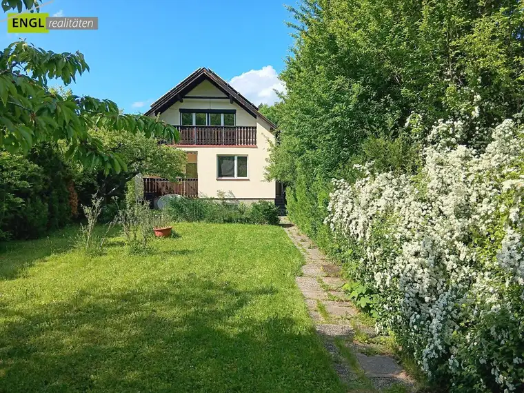Gepflegtes Einfamilienhaus mit großem Garten, Carport, inkl. Luft-/Wasserwärmepumpe, Photovoltaik und Solarenergie