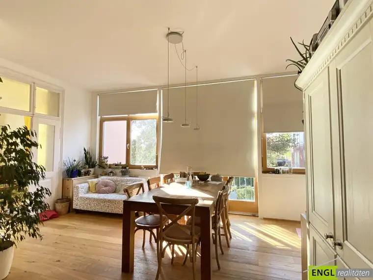 Stilvolle Altbauwohnung mit Jugendstilcharme und Garten