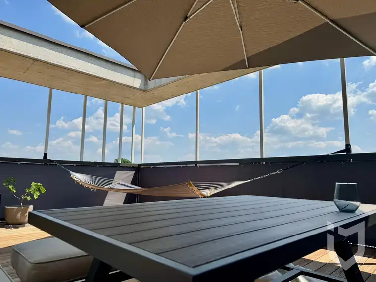 EXKLUSIVES PENTHOUSE MIT POOL &amp; SAUNA 74 M² WOHNFLÄCHE | 56 M² DACHTERRASSE