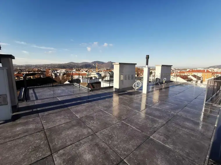Über den Dächern von Floridsdorf, Dachgeschoss-Maisonette mit traumhaftem Ausblick.