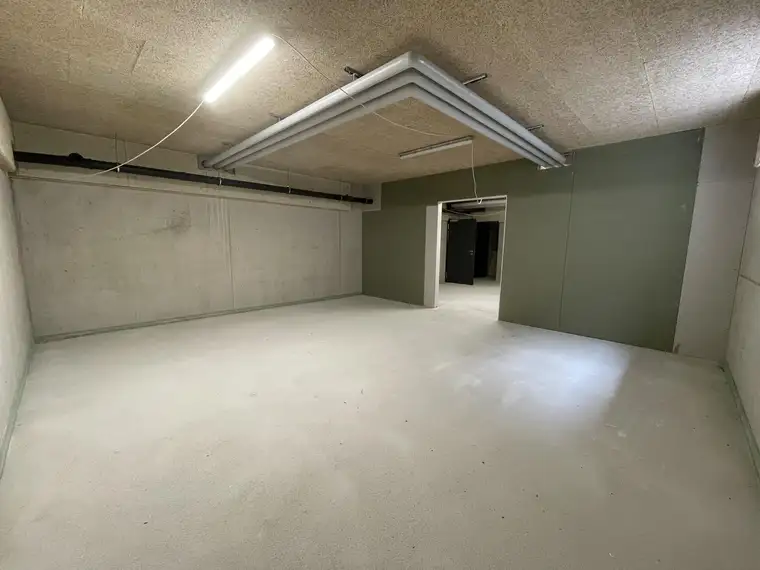 33 m² Kellerraum mit Tiefgaragenzufahrt zu mieten - verfügbar ab 15.09.