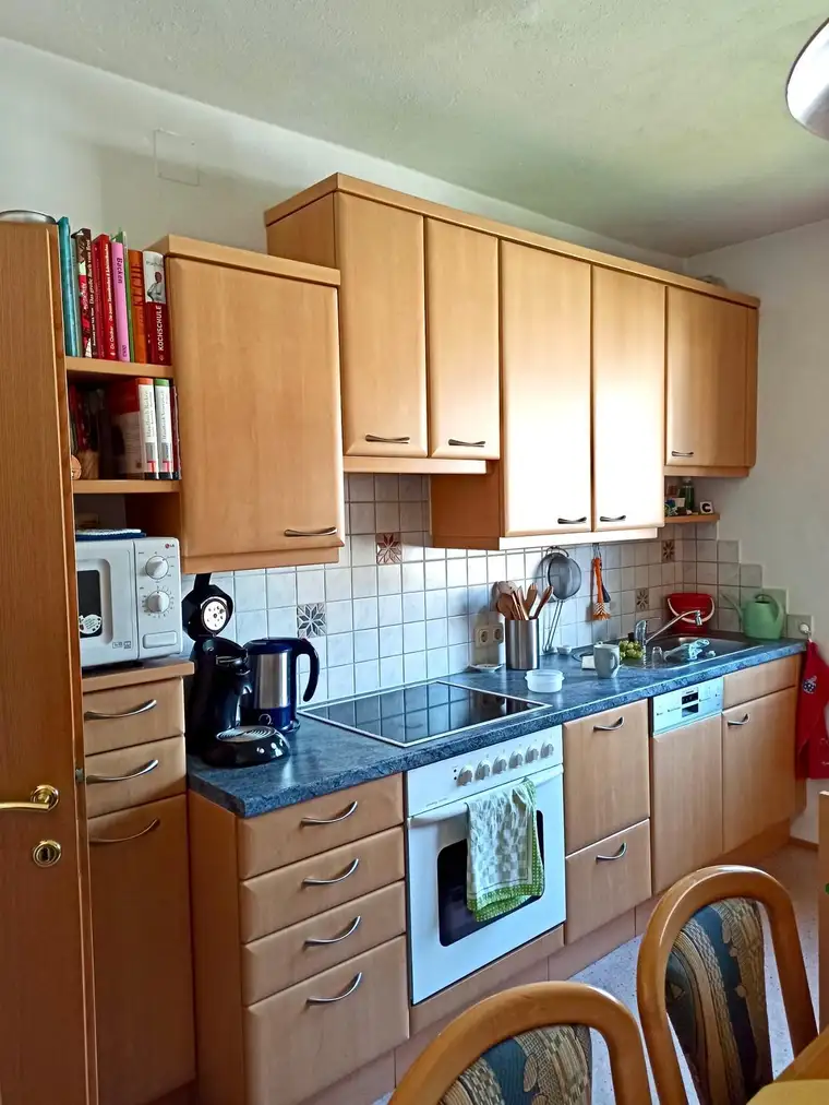 Modernisierte 3-Zimmer Wohnung mit Balkon und Garage