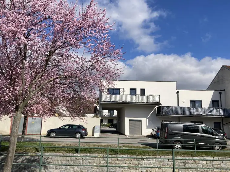 Neubau in Poysdorf: 4 Zimmer, Deckenkühlung Terrasse – Direkt vom Eigentümer (0% Provision)