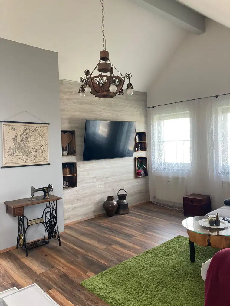 PREISHIT - Wohnen auf 104m² und 2 Etagen - Balkon, Parkplatz und laufend modernisiert