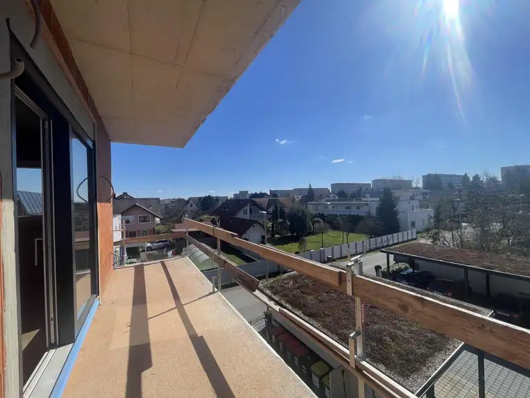 Letzte Einheit: Sonnige Penthouse Neubauwohnung mit großem Balkon und Parkplatz!