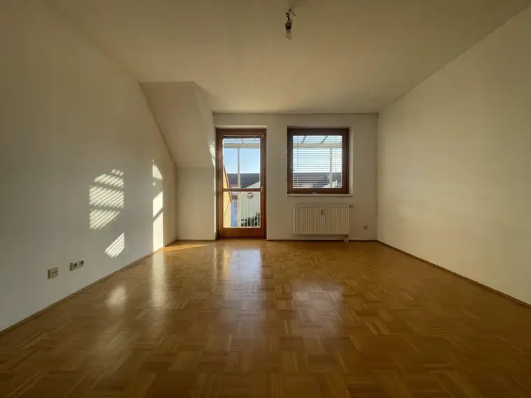 Sonniger Pärchentraum mit Balkon und TG Parkplatz!