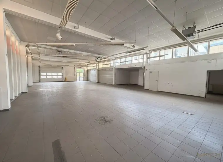 Lager I St. Pölten I 401m² I Tor I nähe Bahnhof
