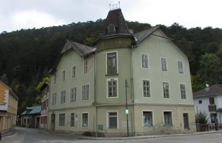 Sanierungsbedürftiges Mehrfamilienhaus I ca. 400 m² I in Gutenstein