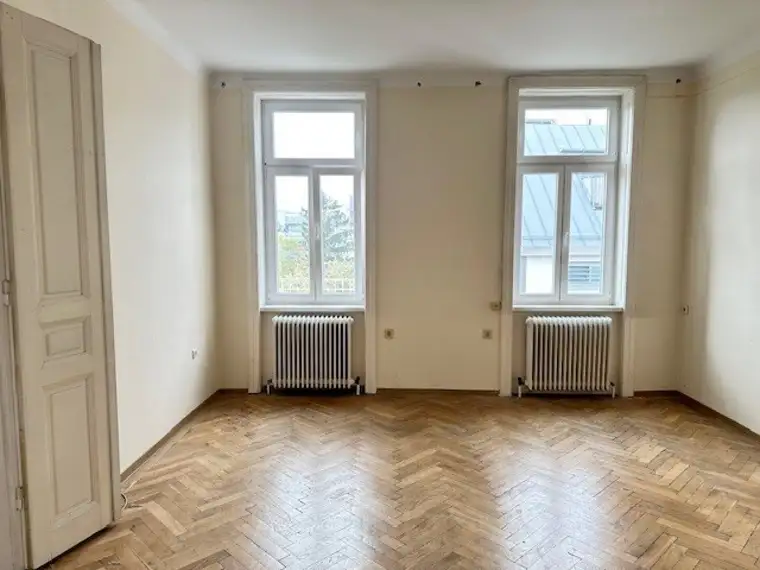Seltene Altbauperle mit großem Südbalkon &amp; Weitblick – Top Lage S-Bahn Hadersdorf