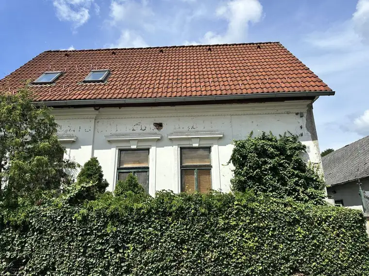 Großzügiges BAUGRUNDSTÜCK mit Altbestand und tollen GARTEN - ideal für Familien oder als Bauträgerprojekt