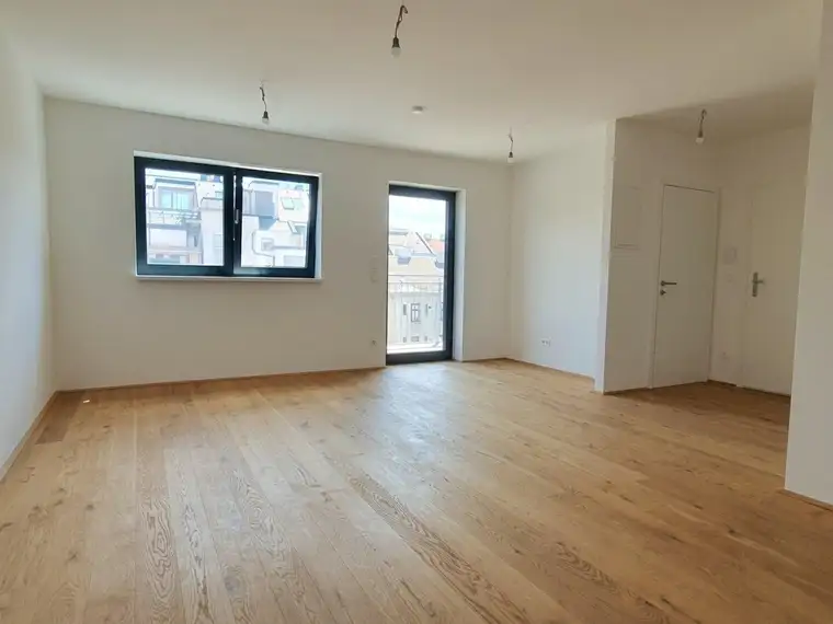 ERSTBEZUG Neue Wohnung mit sonnigem BALKON - Bodenheizung mit Wärmepumpe