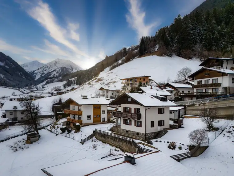 Charmantes Einfamilienhaus mit Potenzial und Traumblick in Sellrain