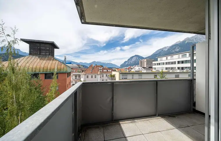 Zentrale gelegene 2-Zimmer-Wohnung mit Innenhofruhe &amp; Lift – ideal auch als WG/Anlage