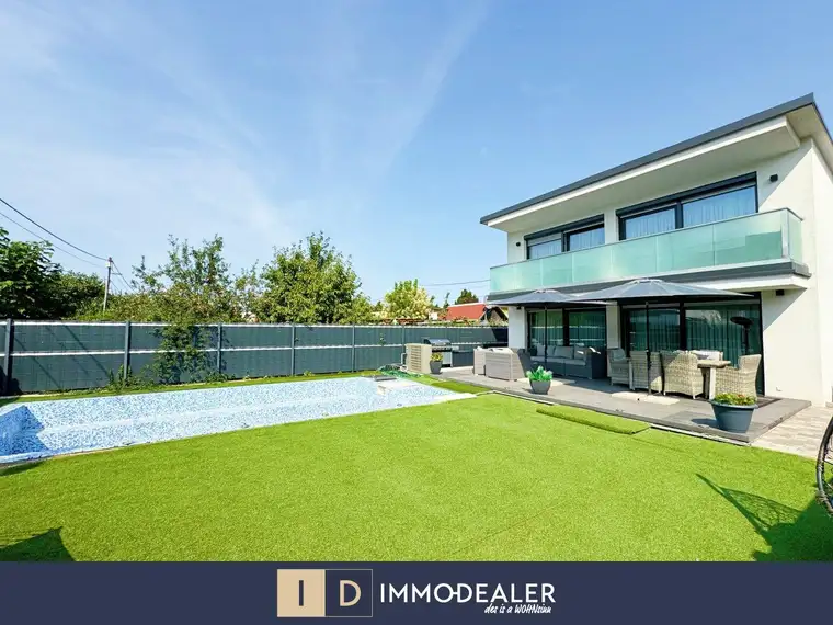 ** EXKLUSIVES EINFAMILIENHAUS MIT POOL, GARTEN &amp; HOCHWERTIGER AUSSTATTUNG **