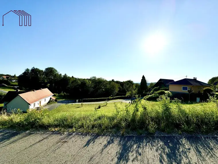 BAUGRUND : Sonniges Grundstück nähe Schwarzl-Klinik in Laßnitzhöhe