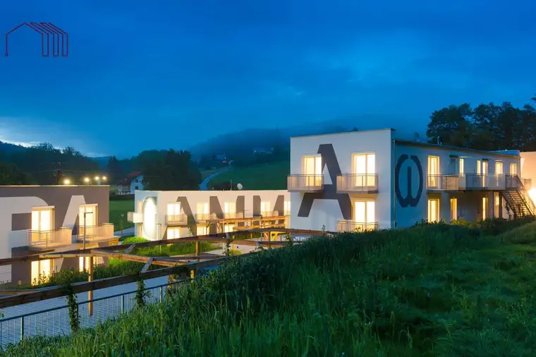 RUHEOASE IM GRÜNEN: Schöne 4-Zimmer-Wohnung mit 4 Balkonen und Fernblick in Stiftingtal