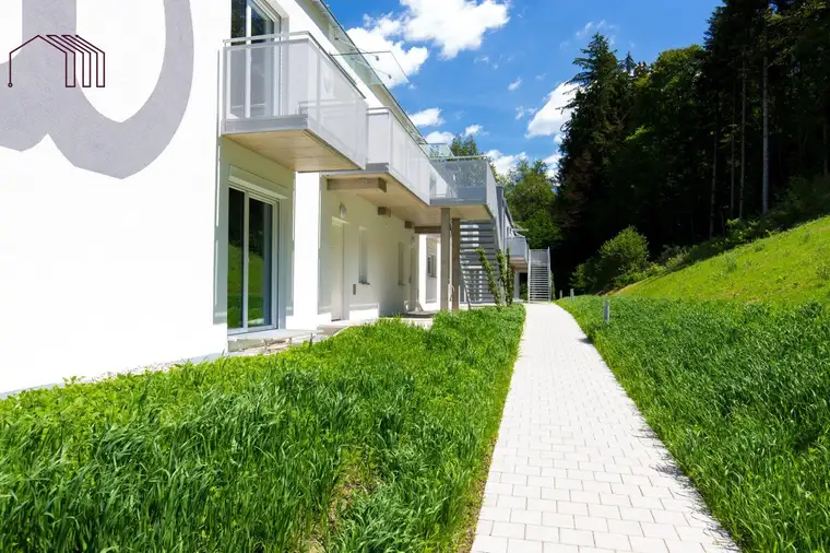 STIFTINGTAL: Geräumige 4-Zimmer-Wohnung mit mehreren Balkonen, Panoramablick und wunderschönem Allgemeingarten