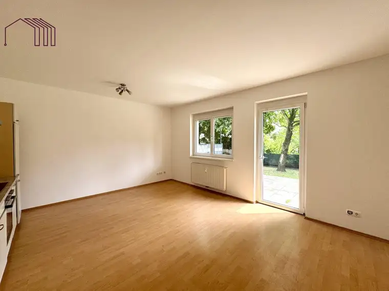 PERFEKTES ZUHAUSE : Schöne 3-Zimmer-Wohnung mit großer Terrasse und Gartenzugang