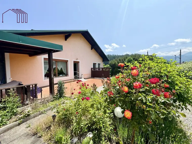 Charmanter Bungalow mit Gartenparadies &amp; Kirchturmblick