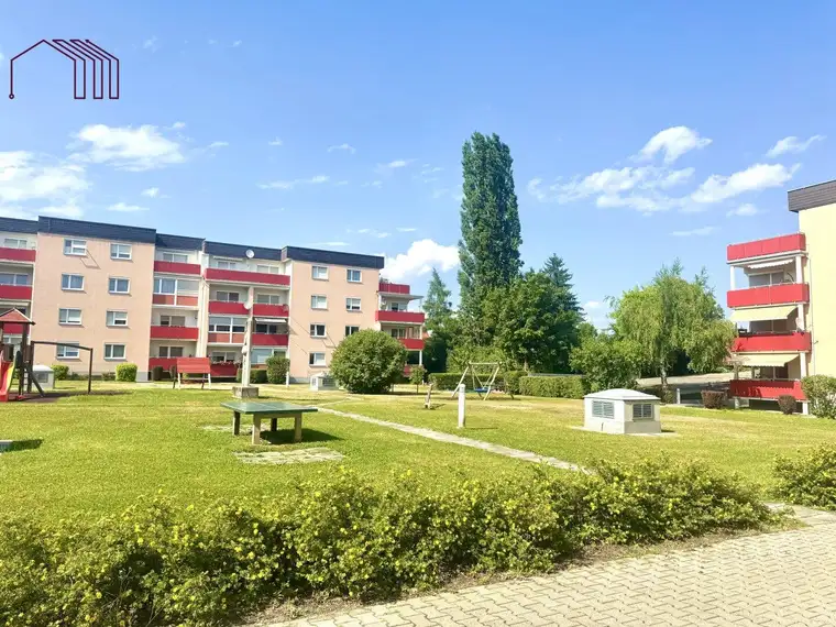 RUHIG, GRÜN &amp; TOP ANGEBUNDEN: Geräumige 2-Zimmer-Wohnung mit Extraküche und Loggia in Graz-Wetzelsdorf