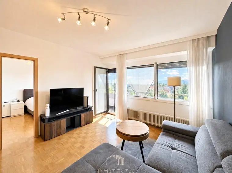 TRAUMHAFTE AUSSICHT: Lichtdurchflutete 2,5-Zimmer-Wohnung mit Loggia in Liebenau