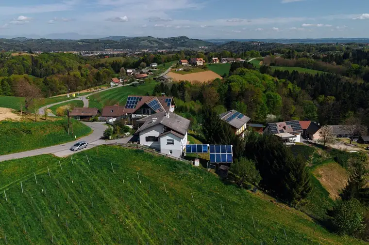 Wohnen in südsteirischer Höhenlage mit Panorama und mediterranem Flair!