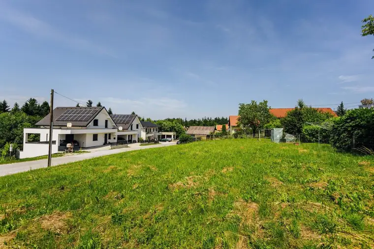 Wohnen mit Stil: Sonniges Grundstück in Hitzendorf in bester Nachbarschaft