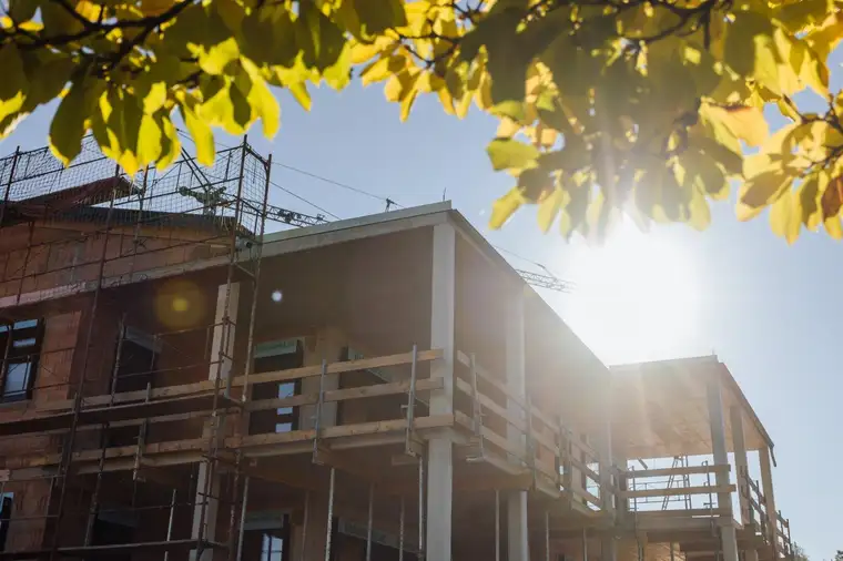 Südsteirisches Tor zur Weinstraße: Wohnen, wo der Wein wächst – Nur noch 3 Erstbezugswohnungen verfügbar!