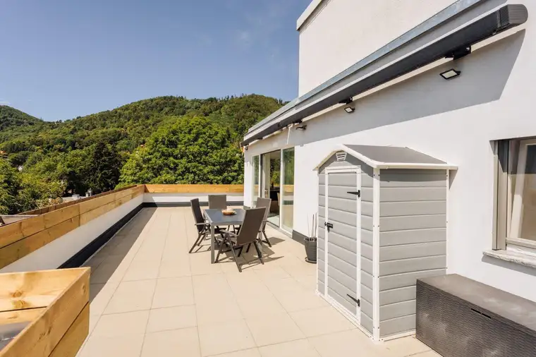 Großzügiges Penthouse mit Weitblick, Sonnenterrasse, Fußbodenheizung &amp; Luftwärmepumpe!
