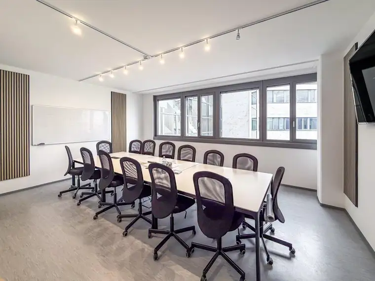 Großzügiges Büro mit ca. 700 m² Fläche, Tiefgarage und Lager in U-Bahn-Nähe im 1110 Wien zum Kauf!