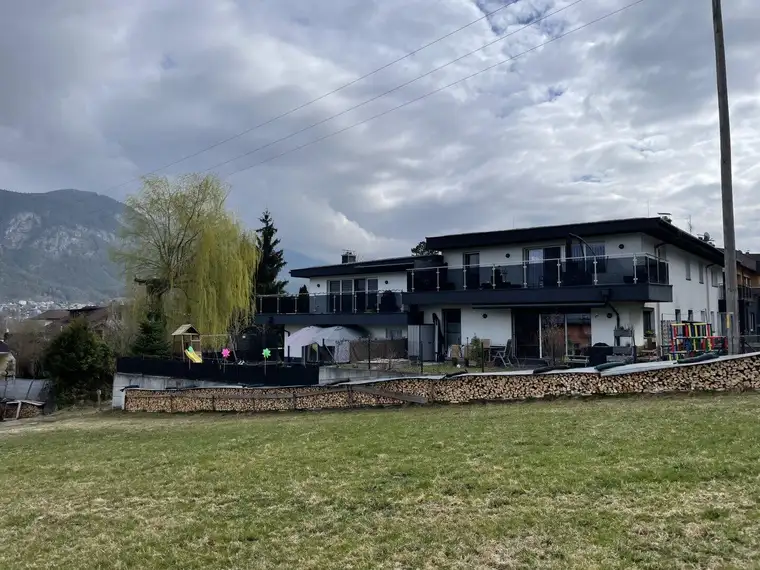 Neuwertige DG-Wohnung in Polling: 5 Zimmer, Top 4 Terrasse – Ihr Tiroler Traum!
