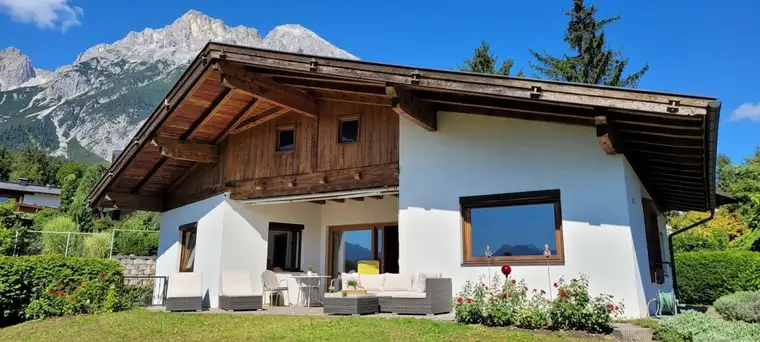 Charmanter Bungalow mit sonnigem Garten und Fernblick in begehrter Lage in Telfs