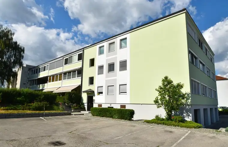 Geräumige Maisonettewohnung mit zwei verglasten Loggien in Mauthausen