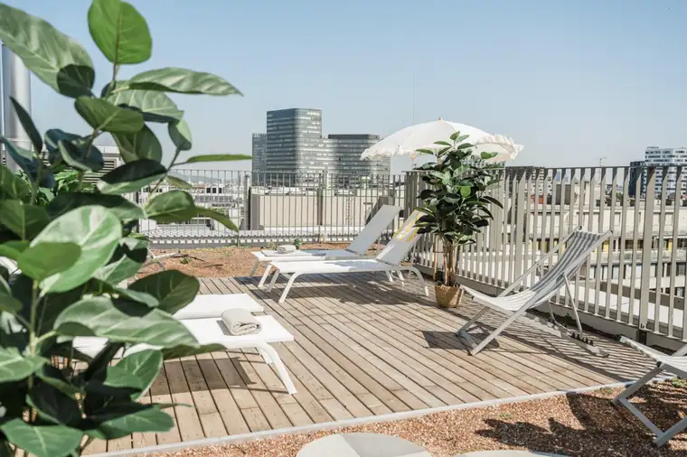 + JONN-Y + möbliertes Apartment / Pauschalmiete inkl. Gym, Sauna, Dachterrasse, Community Area, Internet etc.! 7 Min. zum Stephansplatz!