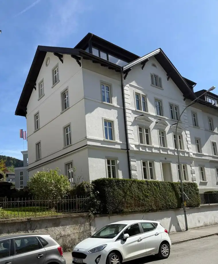 Stilvolle, sanierte 3 Zimmer-Altbauwohnung mit großem Balkon in Top Lage – Belruptstraße 36, Bregenz